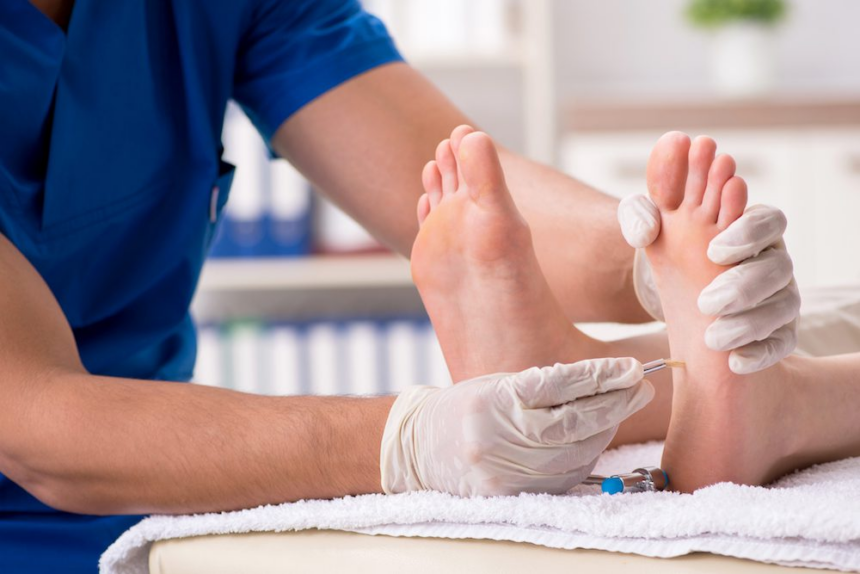 How a Podiatrist Helps You Maintain Healthy Feet